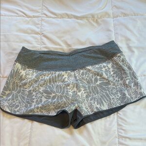 Women's MPG Gray Floral Shorts